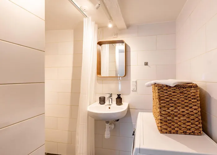 Admiral - Cosy 1-bdr In Apartman *